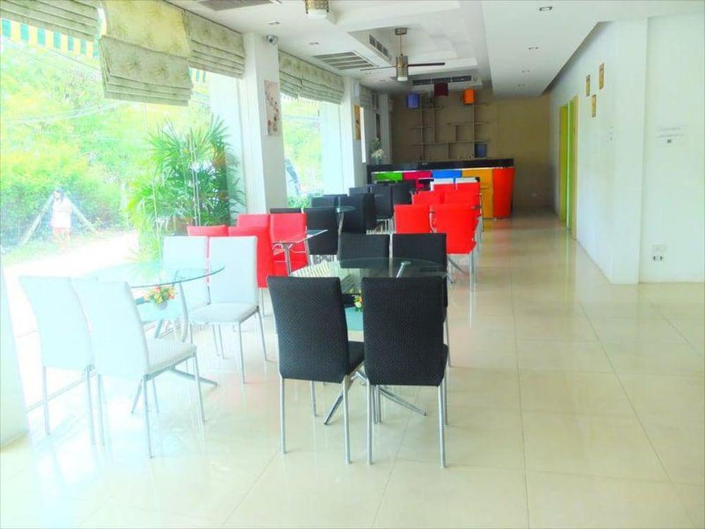 Dragon Beach Resort Jomtien Pattaya Exterior photo