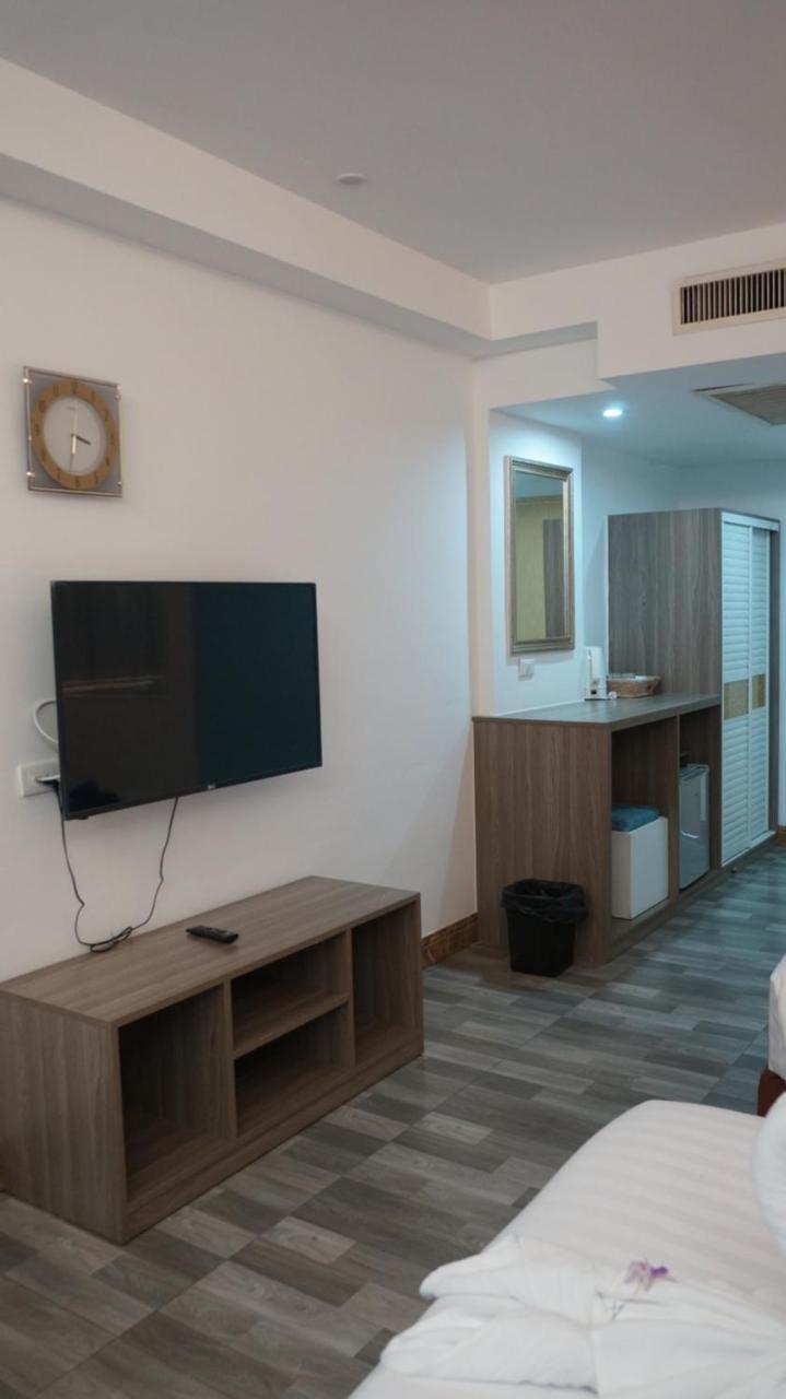 Dragon Beach Resort Jomtien Pattaya Exterior photo